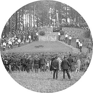 Abbildung: Einweihung Kriegerdenkmal Wiescheid, 26. August 1928 